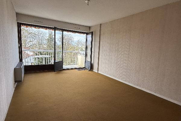 photo Rare : appartement très lumineux, bien agencé avec une belle vue