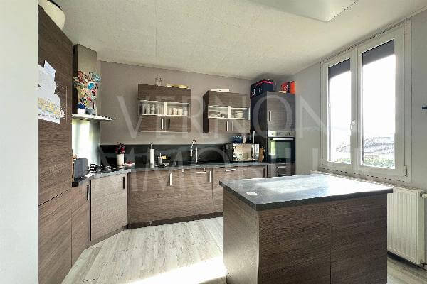 photo A 6 km du centre de Vernon.