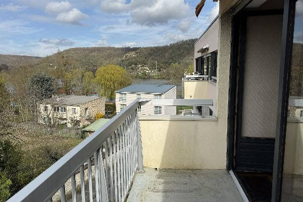 photo Rare : appartement très lumineux, bien agencé avec une belle vue